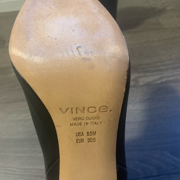 VINCE black leather ankle boots. - Picture 4 of 5